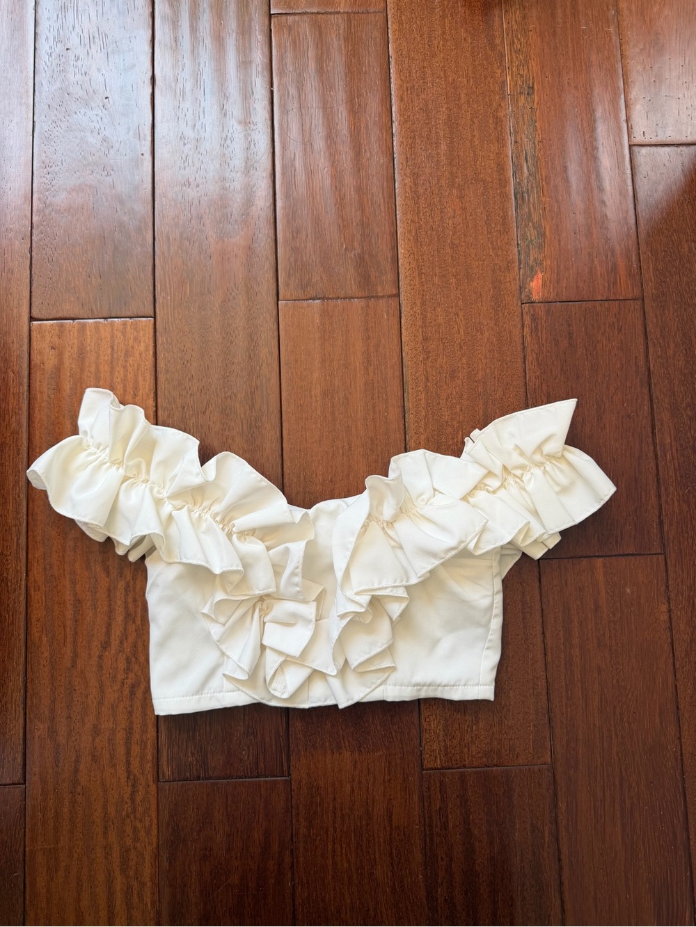 Women's Off-Shoulder Ruffle Crop Top - white